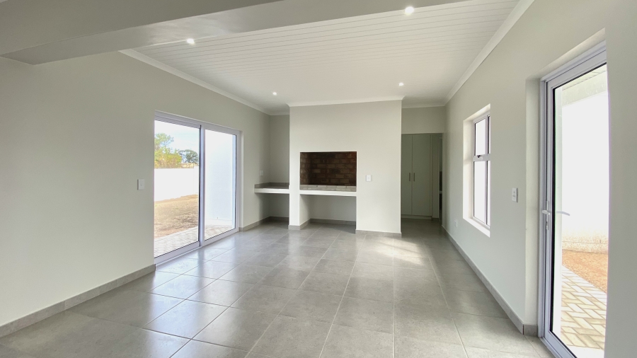 3 Bedroom Property for Sale in Brittania Beach Estate Western Cape